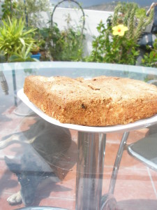 Quince and sultana cake